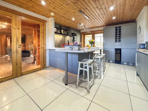 Kitchen | The Lakehouse - Norfolk Lake House, Pentey