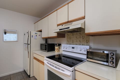 Cook with ease in a kitchen stocked with everything you need.