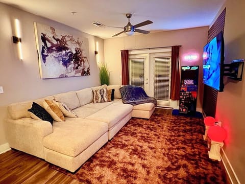 Living room/entertainment area