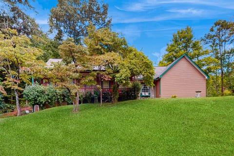 Idyllic retreat surrounded by nature, perfect for family fun and relaxation!