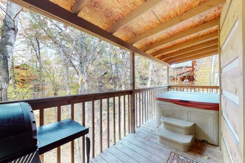 Indoor spa tub
