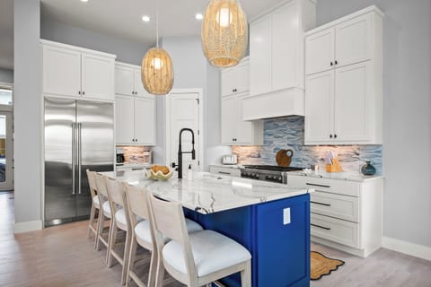 House (5 Bedrooms) | Interior