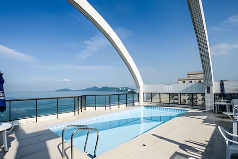 Swimming pool,Balcony / Terrace,Sea view