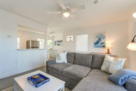 Indian Rocks Beach Vacation Rental | 2BR | 1BA | 1 Step to Enter | 868 Sq Ft
