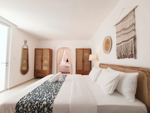 Luxury Villa, 2 Bedrooms, Balcony, Pool View | Desk, laptop workspace, cribs/infant beds, travel crib