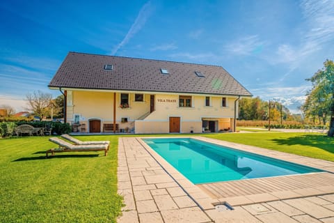 Shared pool