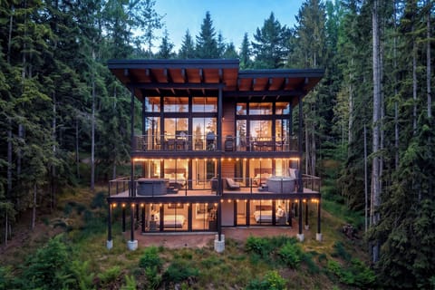 Snoqualmie Pass Vacation Rental | 5BR | 3.5BA | Stairs Required | 2,000 Sq Ft
