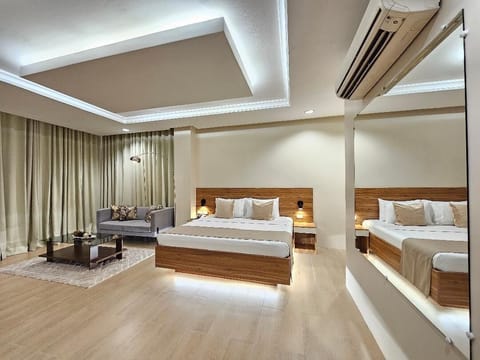 Studio Suite | Desk, soundproofing, free WiFi, bed sheets