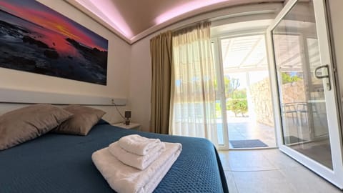 Classic Double or Twin Room | Blackout drapes, free WiFi, bed sheets