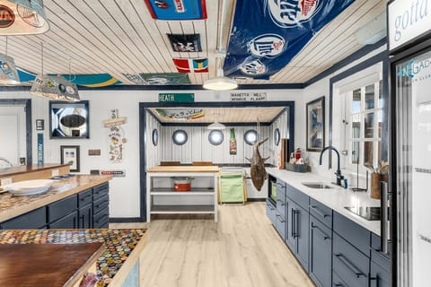 12-web-or-mls-4005 Ocean St -012