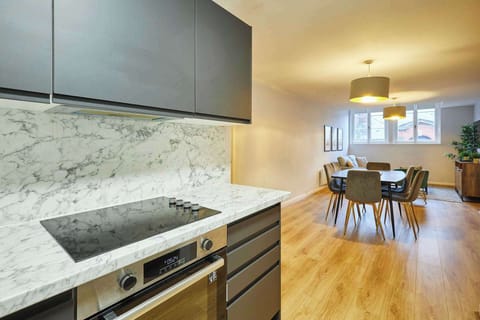 Apartment 9 Stanley Street, Liverpool - Host & Stay