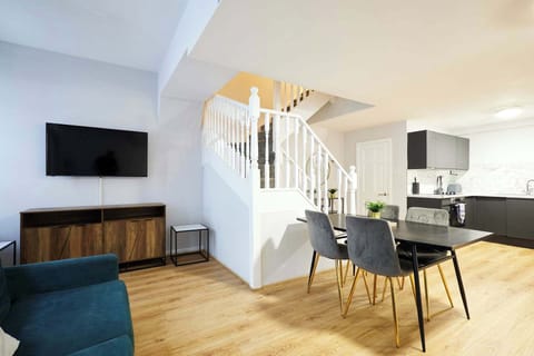 Apartment 11 Stanley Street, Liverpool - Host & Stay