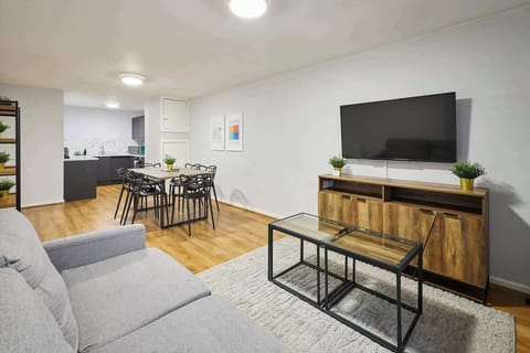 Apartment 10 Stanley Street, Liverpool - Host & Stay