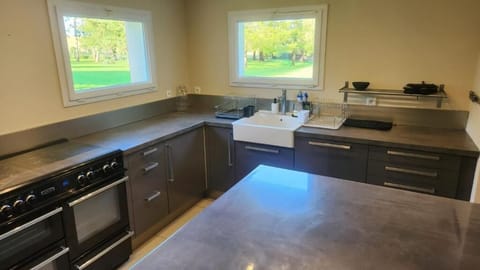 Deluxe House, Pool View | Private kitchen