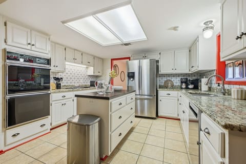 Whip it, stir it, taste it! Our fully equipped kitchen makes cooking (or reheating takeout) a total joy.