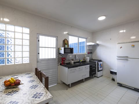 Shared fridge, shared microwave