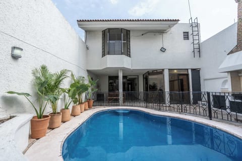 Hermosa alberca climatizada entre 25 y 30 grados