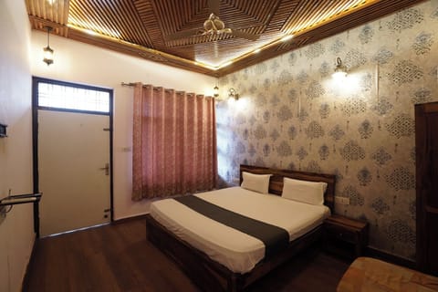 Bungalow | Desk, free WiFi