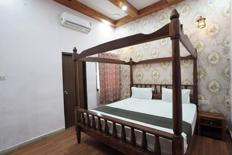 Bungalow | Desk, free WiFi