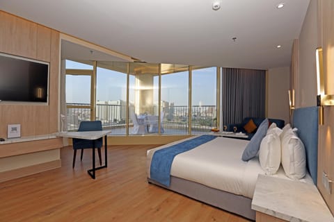 Junior Suite, 1 King Bed, Non Smoking | Room amenity