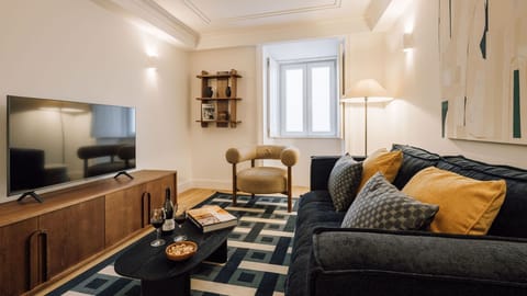 Where timeless design meets contemporary comfort in the heart of Santos. A serene living room crafted for slow mornings and effortless city living.

#AndoLiving #SantosLisbon #LisbonLiving #DesignStay