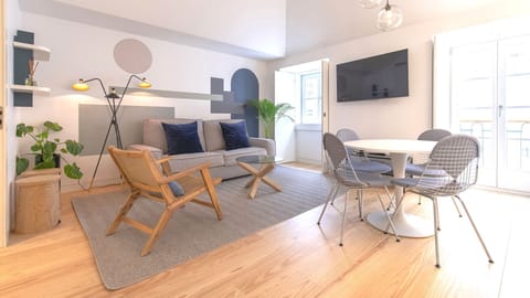 Modern and light-filled, this blue and grey living space is made for relaxed Lisbon moments.

#AndoLiving
#LisbonLiving
#ModernDesign
#PortugalHomes