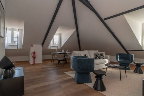A comfortable and spacious area, perfect for relaxing after a day exploring the city.
#comfort #relax #portugal #pt #lisbon