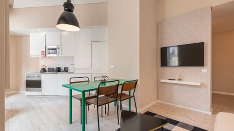 A beautifully designed apartment with an open, light-filled layout that maximizes space and comfort.
#comfort #modern #design #portugal #pt #lisbon