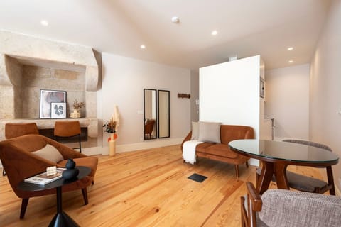 A spacious, light-filled living room designed for comfort, elegance, and relaxed urban living.

#NaturalLight #SpaciousLiving #ModernElegance #PremiumComfort