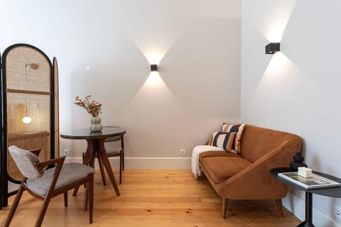 Plush designer furnishings are thoughtfully curated for a perfect balance of comfort and upscale style.

#DesignerInteriors #UpscaleLiving #ModernComfort #PremiumDesign