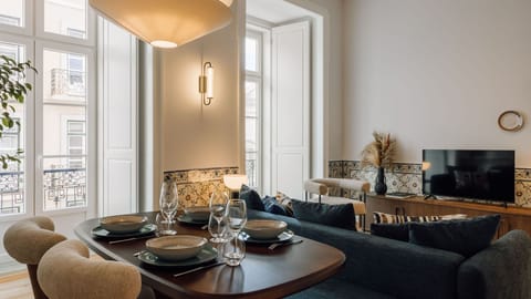 A perfectly decorated living room to give the ambience your stay needs 

#ambience #decor #lisbon #pt #portugal