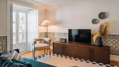 Thoughtfully designed interiors create a warm and welcoming ambiance, where every detail adds to the charm of the space.

#LovelyStay #DesignInspo #AttentionToDetail #PortugalRetreat