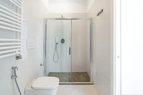 Standard Double or Twin Room | Bathroom | Hair dryer, towels, toilet paper
