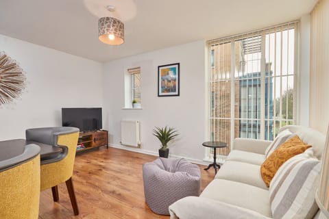 large living space with fast WiFi and HD TV