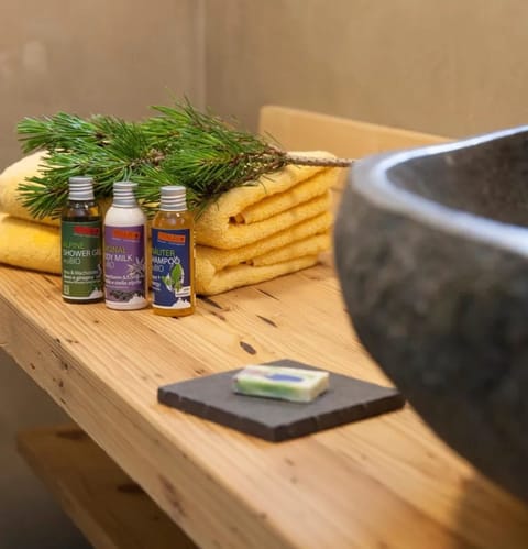 Bathroom amenities