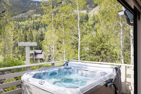 Private Outdoor Hot Tub
