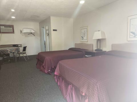 Standard Room (2 Double Beds) | Desk, rollaway beds, free WiFi, bed sheets