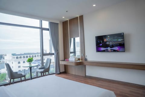 Superior Single Room, City View | Interior