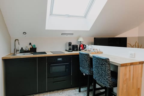 Comfort Suite (Le Cantou) | Private kitchen | Espresso maker, coffee/tea maker, freezer