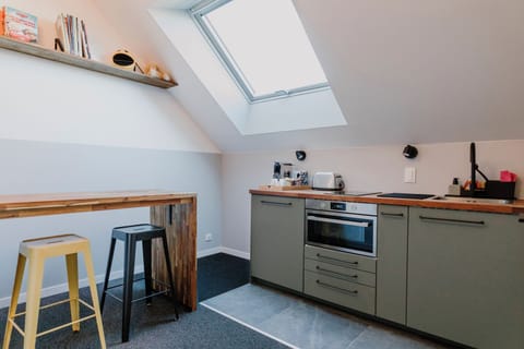 Comfort Suite (Le Loupiot) | Private kitchen | Espresso maker, coffee/tea maker, freezer