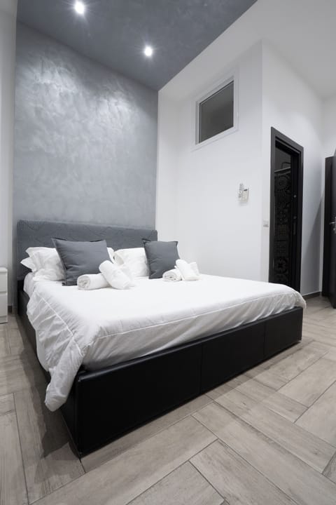 Deluxe Room | In-room safe, blackout drapes, soundproofing, free WiFi