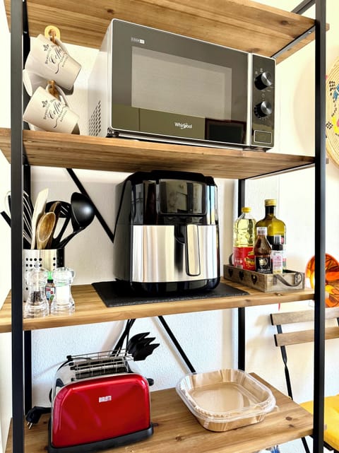 Comfort Condo, Sea View | Private kitchen | Espresso maker, electric kettle, toaster