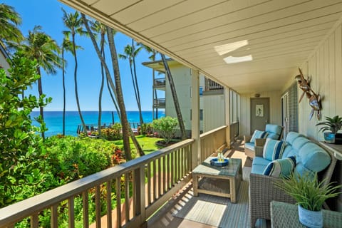 Oversized private lanai with direct view