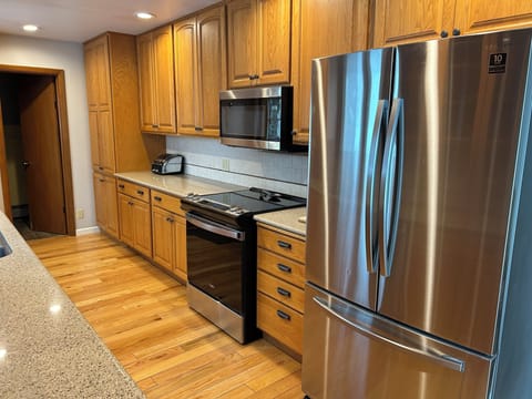 Keurig and 12 cup coffee maker available.