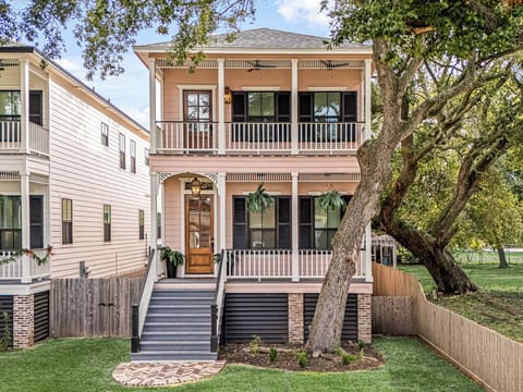 Welcome to the French Cottage! Your charming Galveston retreat awaits. 