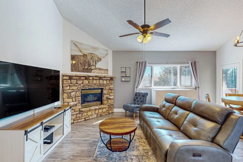 Flagstaff Vacation Rental | 2BR | 2BA | 1,075 Sq Ft | Stairs Required