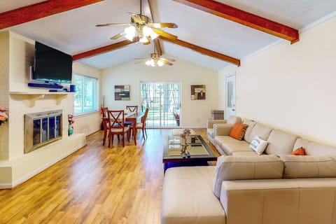 Coldspring Vacation Rental | 3BR | 2BA | Steps to Enter | 1,458 Sq Ft