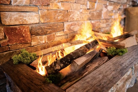 Cheminée vapeur effet flammes – ambiance cosy