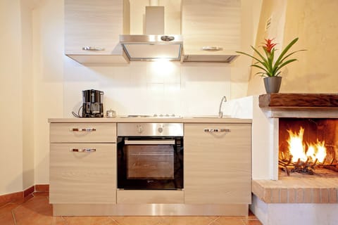 Deluxe Apartment, Hill View | Free WiFi