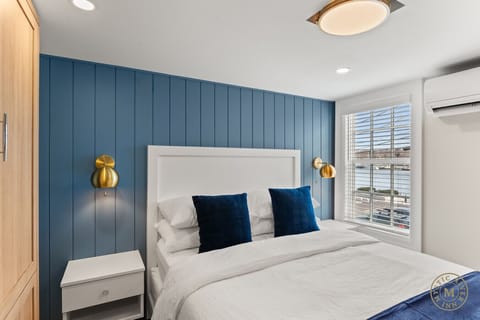 Sink into a cloud. Our premium mattress is topped with a plush topper for the ultimate sleep experience.